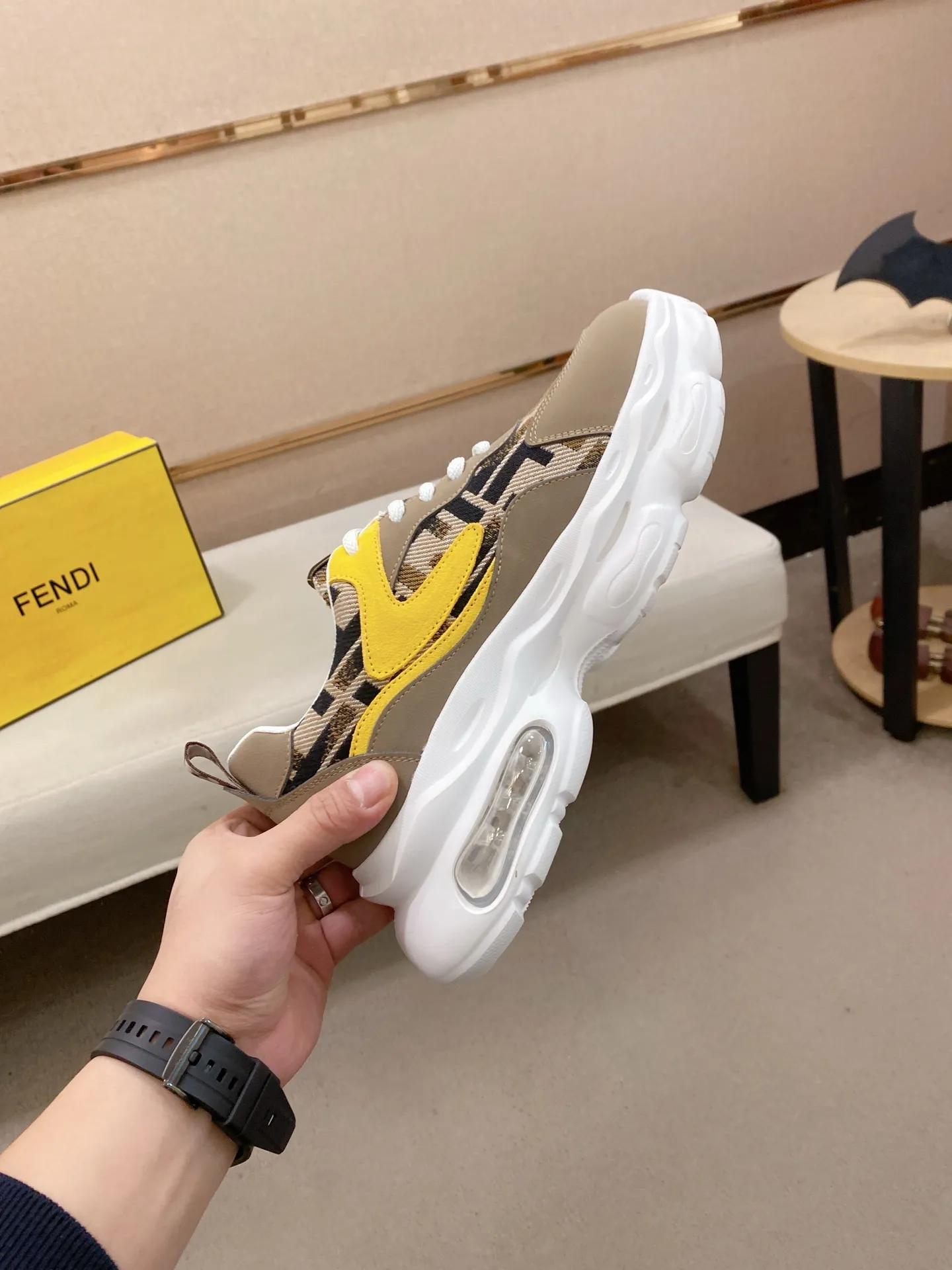 Factory price 442💰 (fendi) New style 👊🏻 upper 🇮🇹 imported cowhide fabric 🇩🇪 lining imported sheepskin lining. The original outsole is molded to highlight the identity of every man, and the upper foot is elegant and stable🚶🏻🚶🏻The high-end custom counters reproduce the original version📯No matter the wind or rain, the shoe last remains unchanged and can withstand the verification of time🔍️,🔵 Size: 38-44